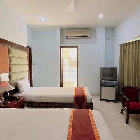 Grand Lake View Hotel Uttara Dhaka Bagian luar foto